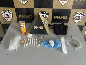 PMMG prende autor por tráfico de drogas e apreende entorpecentes em Divino