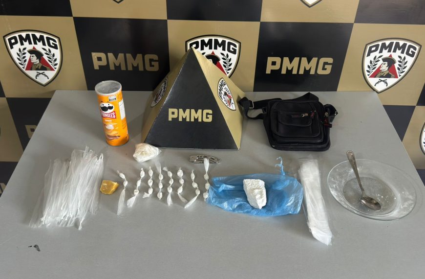 PMMG prende autor por tráfico de drogas e apreende entorpecentes em Divino