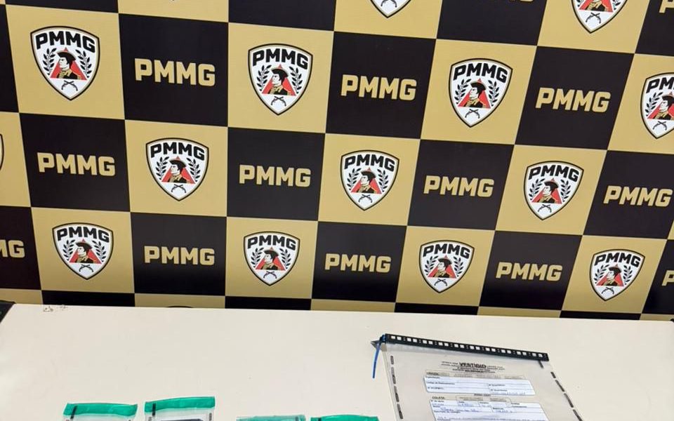 PM prende autor de Tráfico de drogas e apreende entorpecentes em Carangola Mg