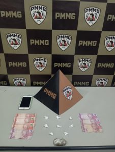 PMMG prende autor por tráfico de drogas no bairro São Pedro em Muriaé