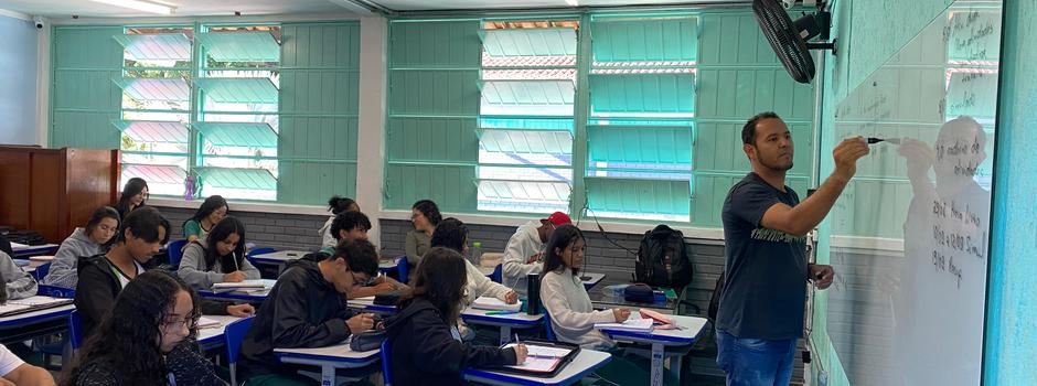 Secretaria de Educação de Minas Gerais anuncia edital para contratação de professores com foco em valorização docente