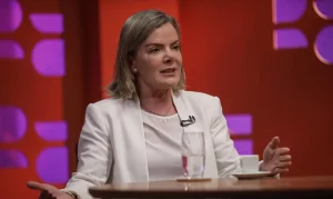 Governo é contra equiparar facções ao terrorismo, diz Gleisi Hoffmann