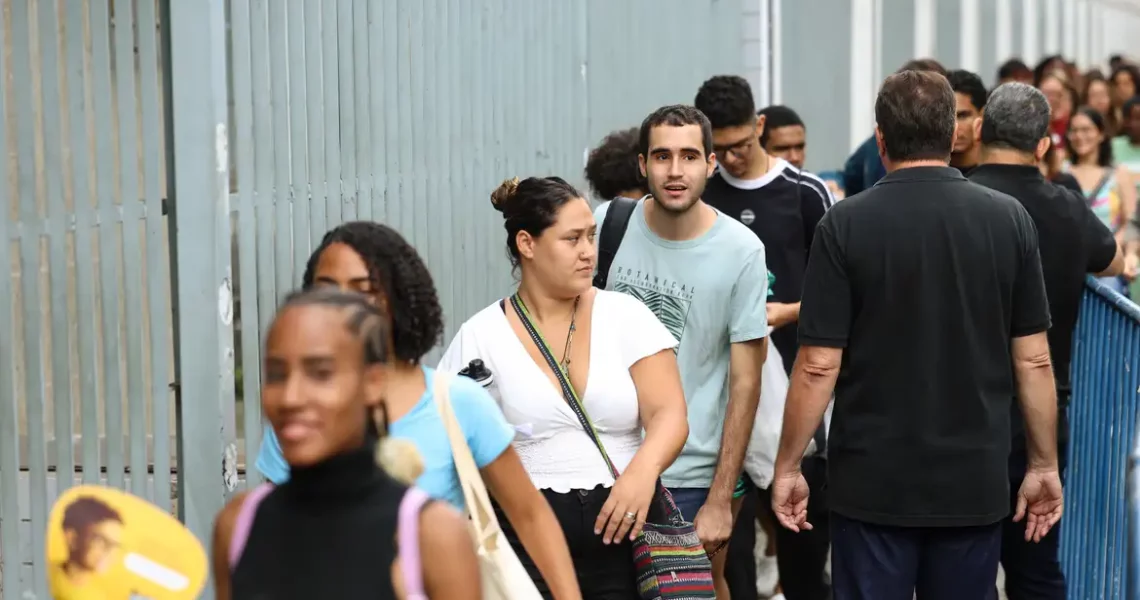 Enem 2025: cerca de 70% dos inscritos fizeram as duas etapas da prova