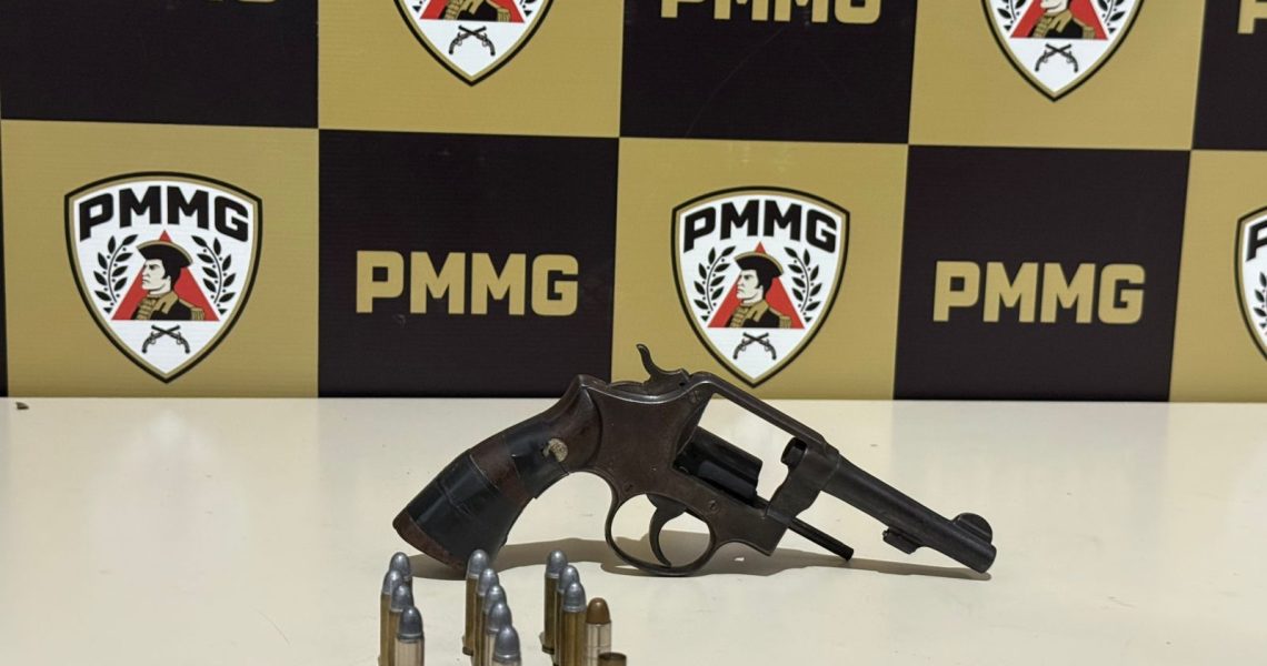 PMMG prende dois homens e apreende arma de fogo após denúncia de ameaça em Carangola