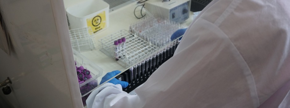 Dezembro Vermelho reforça prevenção e diagnóstico das ISTs em Minas Gerais