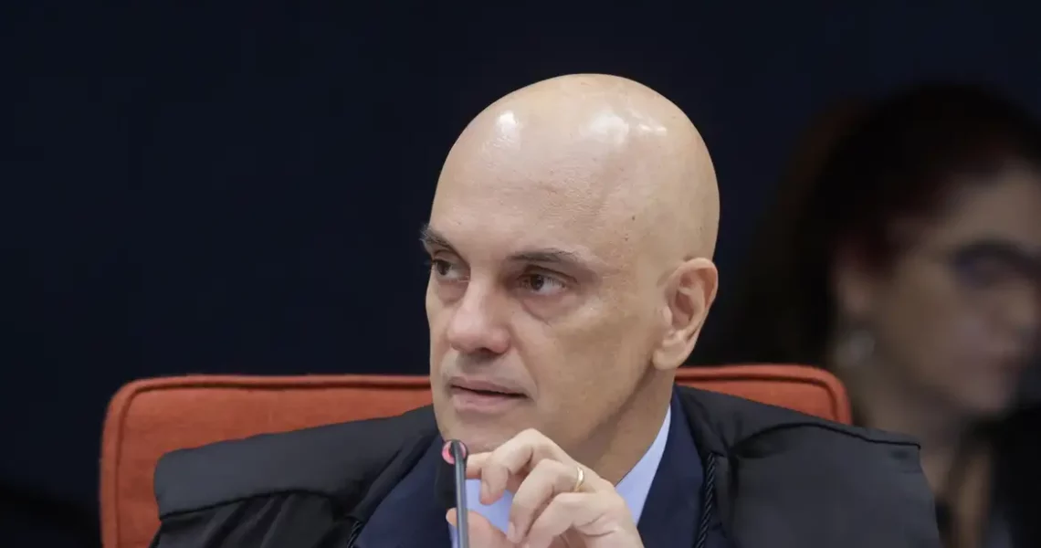 Moraes determina transferência de Bolsonaro para Papudinha