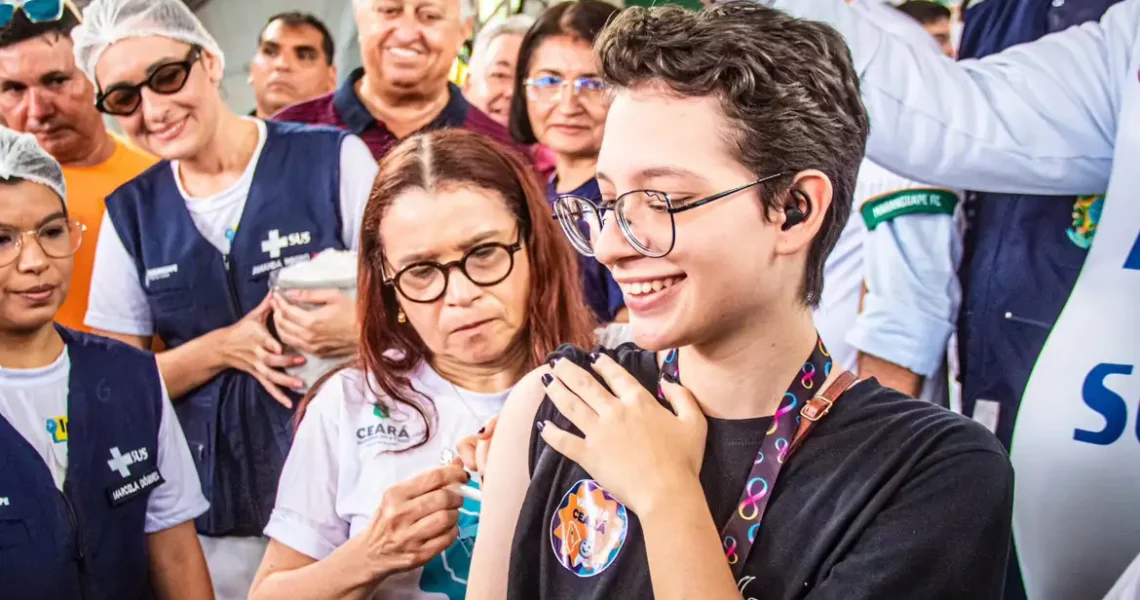 Cidades do CE e MG iniciam vacinação contra dengue com dose única