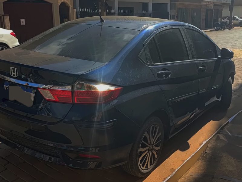 Polícia Civil recupera veículo roubado e prende homem por receptação em Ervália