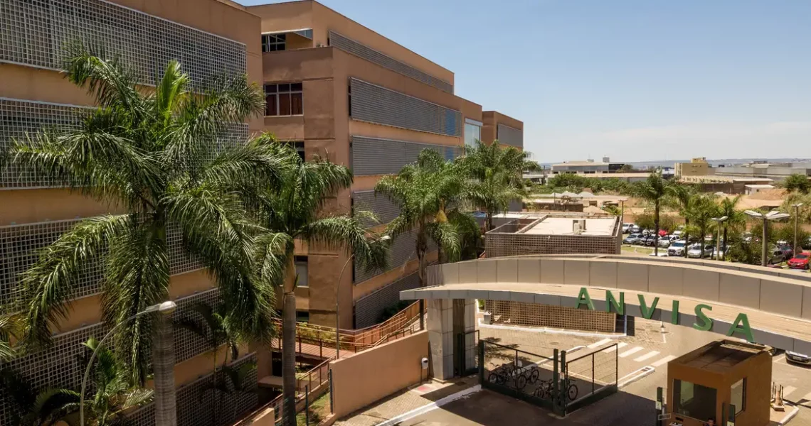 Anvisa suspende suplementos alimentares de duas marcas; confira