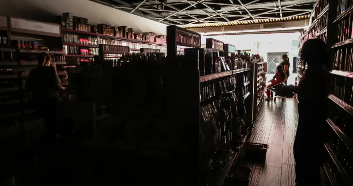 Enel é multada em R$ 14 milhões por falhas no fornecimento de energia