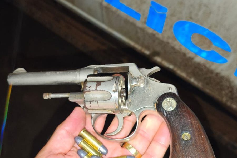 Patrulha Rural realiza prisão por porte ilegal de arma de fogo em Rosário da Limeira Mg