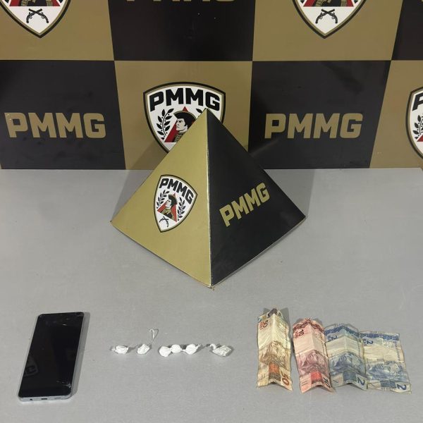PM prende homem por tráfico de drogas e corrupção de menor durante carnaval em Divino Mg