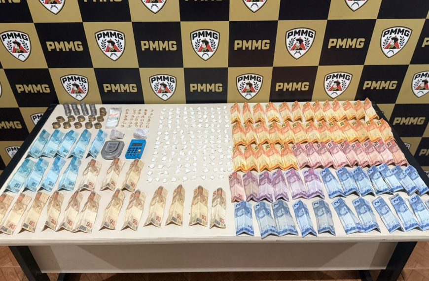 PM prende cinco pessoas por tráfico de drogas em Carangola Mg