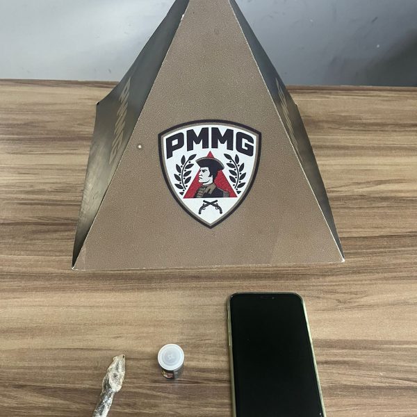 PMMG apreende dois adolescentes por furto e recupera celular no Centro de Muriaé