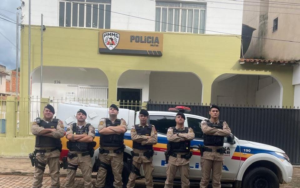 Operação da PMMG apreende mais de 240 pedras de crack e prende suspeito em Fervedouro