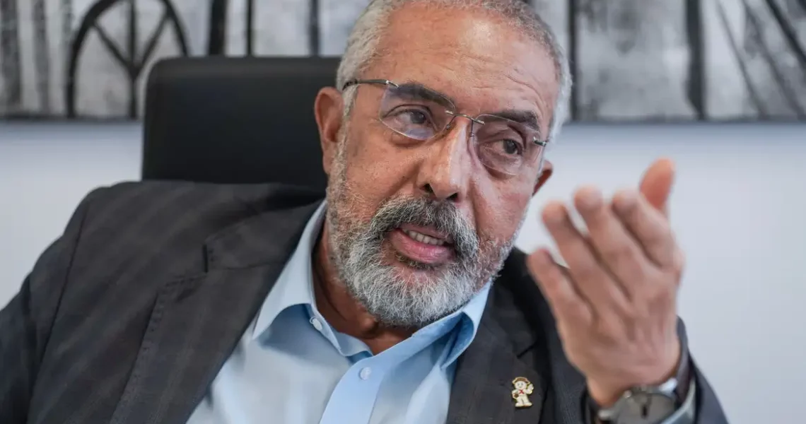 Não há mais razão para manter escala 6×1 e jornada de 44h, diz senador