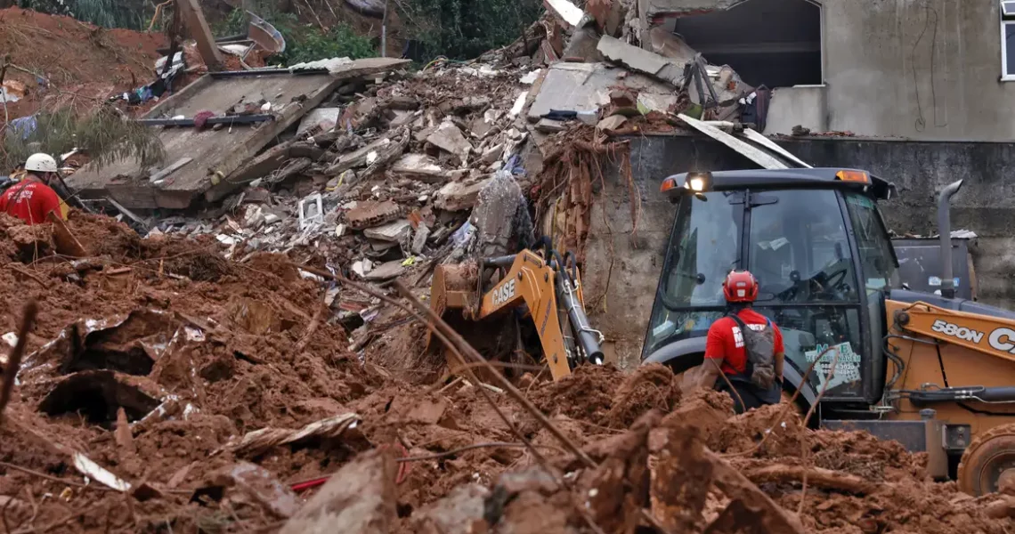Número de mortos com as chuvas chega a 30 em Minas Gerais