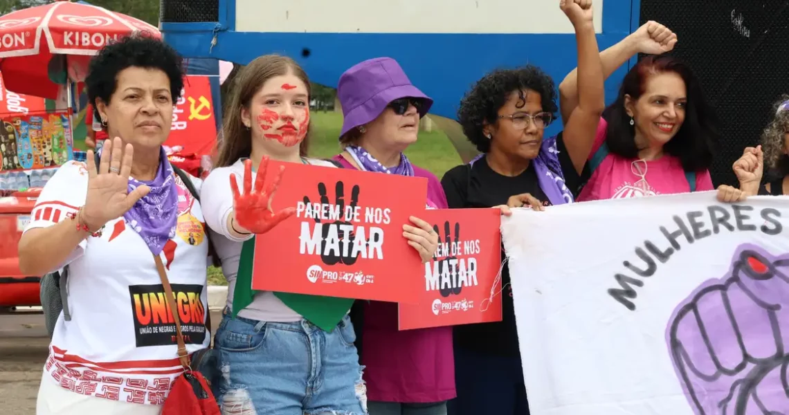 Protestos contra a violência de gênero tomam o Brasil neste 8 de março