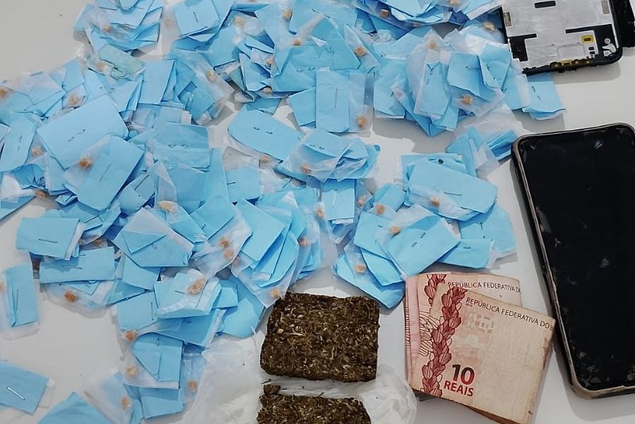 PMMG prende suspeito e apreende drogas em Barão do Monte Alto