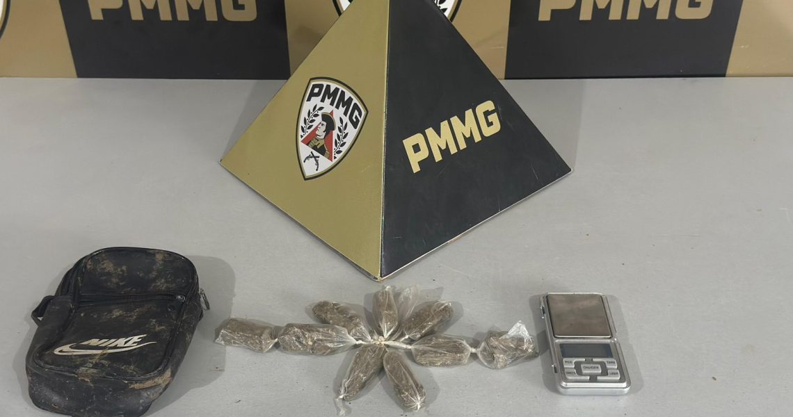 PM aprende adolescente e drogas durante operação em Divino Mg