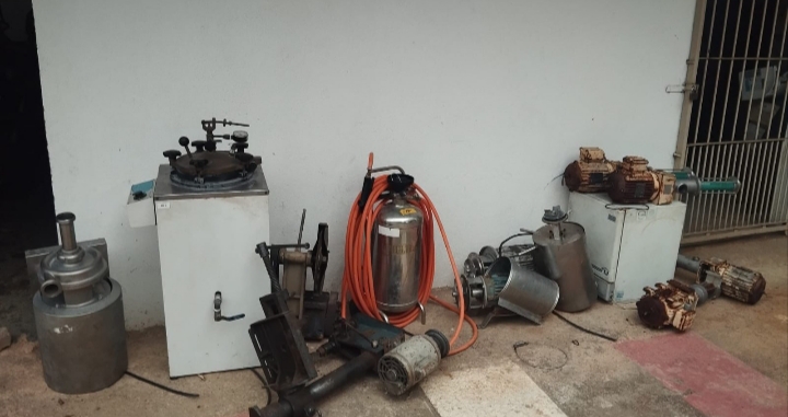 PMMG recupera maquinário industrial no bairro Aeroporto em Muriaé e busca identificar os proprietários