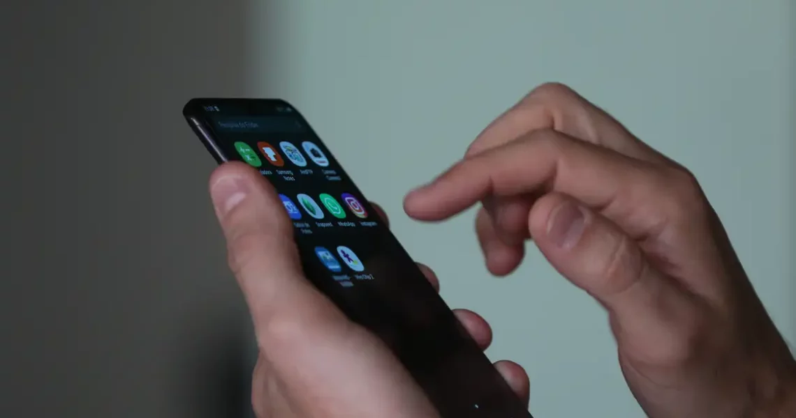 INSS alerta para golpe com aplicativo falso de reembolso