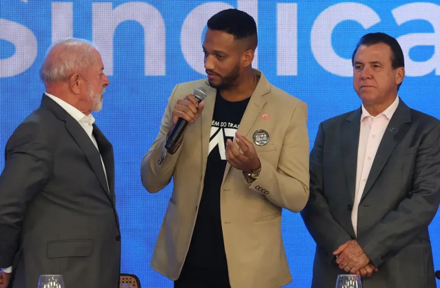 Lula pede mobilização a centrais sindicais para fim da escala 6×1