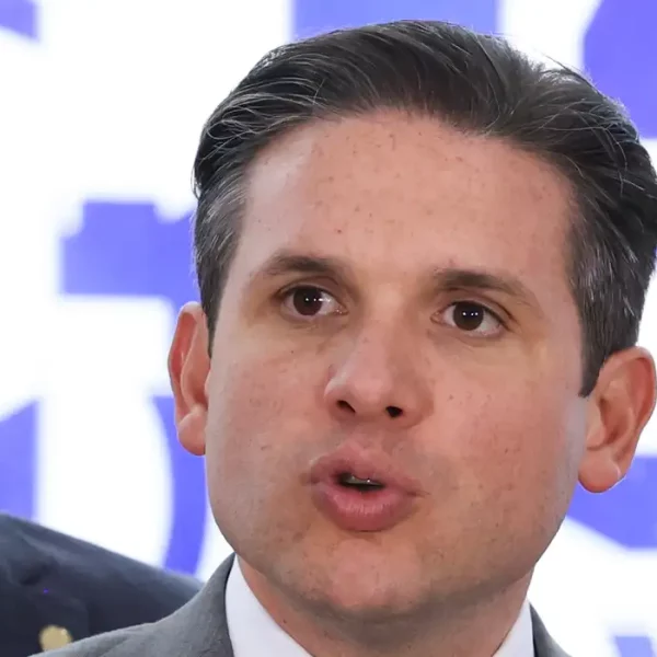 Motta cria comissão para analisar PEC da redução da escala 6×1