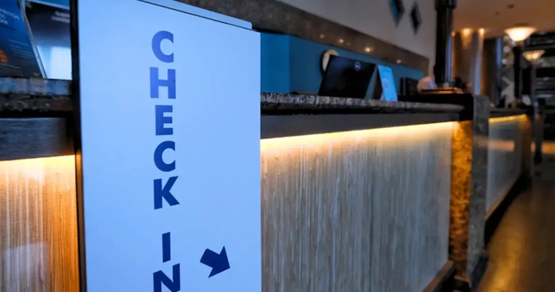 Hospedagens têm até amanhã para adotar check-in digital