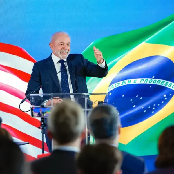 Lula e Trump orientam ministros a resolverem tarifas em 30 dias