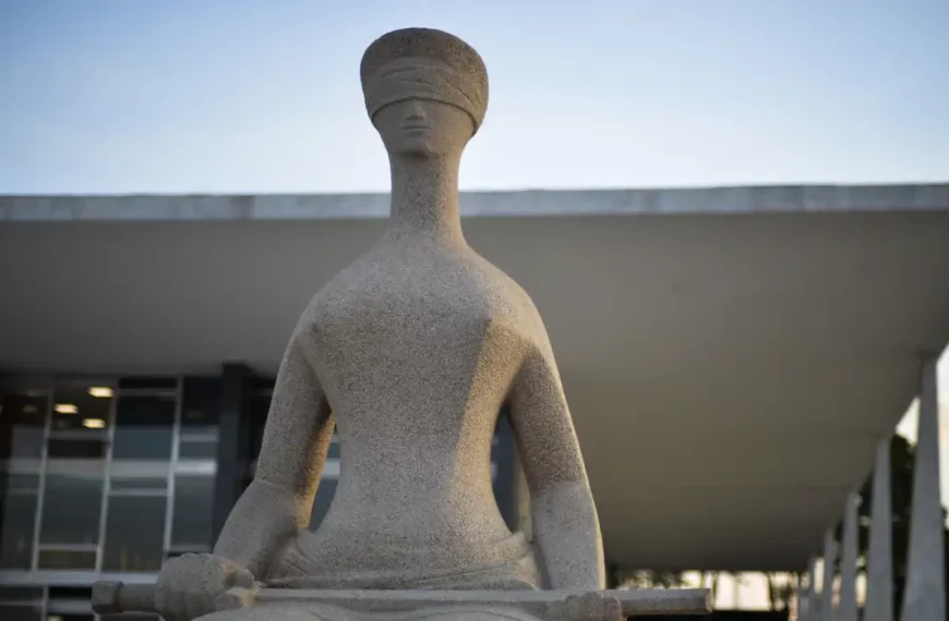 STF determina fim de aposentadoria compulsória para juízes condenados