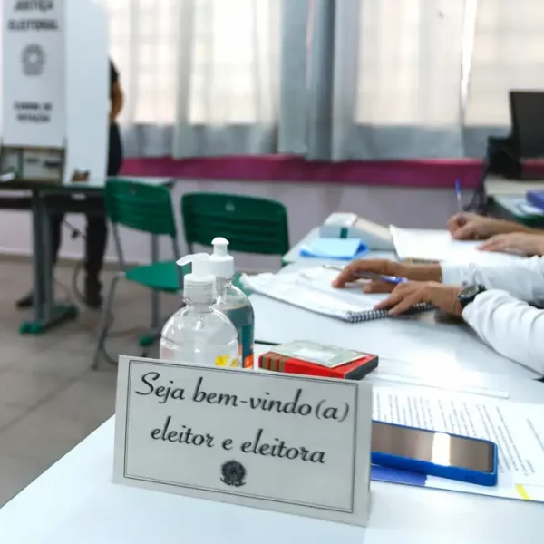 Eleições 2026: eleitor pode se inscrever para ser mesário voluntário