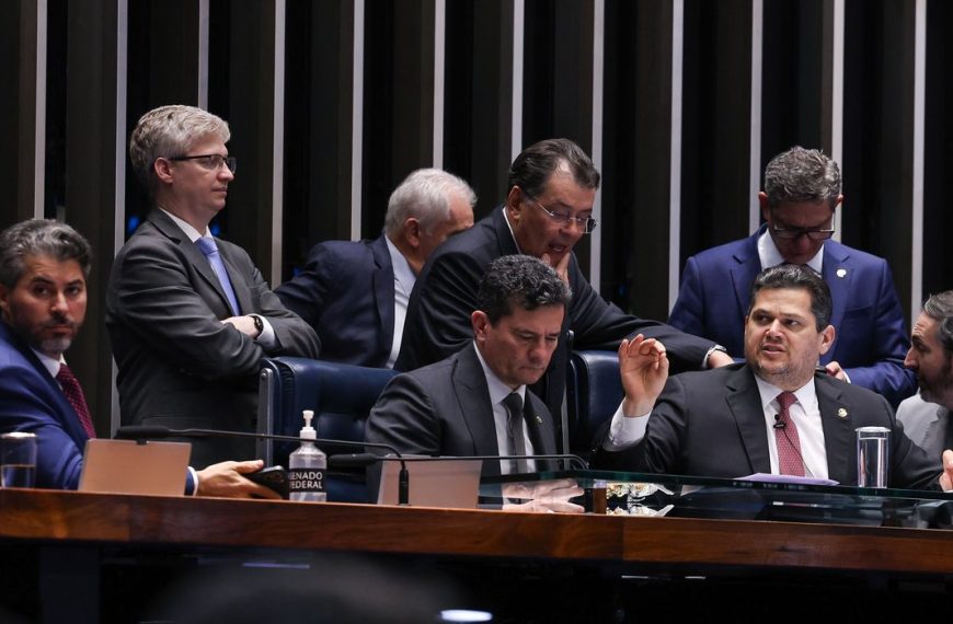 Senado aprova uso do Fundo do Pré-Sal para dívidas do agro
