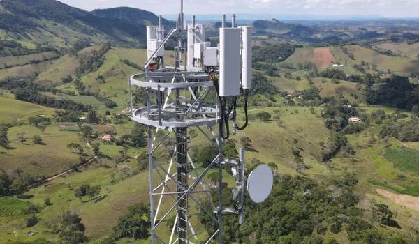 Alô, Minas! inicia terceira fase e prevê instalação de até 140 novas antenas para ampliar telefonia móvel e internet rural