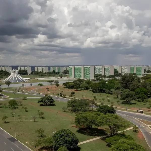 Negros e mulheres avançam, mas topo do serviço público segue desigual