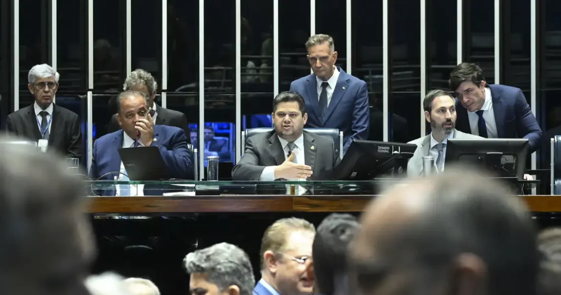 Senado anula norma sobre aborto legal em crianças vítimas de estupro