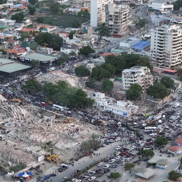 Número de mortos passa de 2 mil e Venezuela decreta luto de sete dias