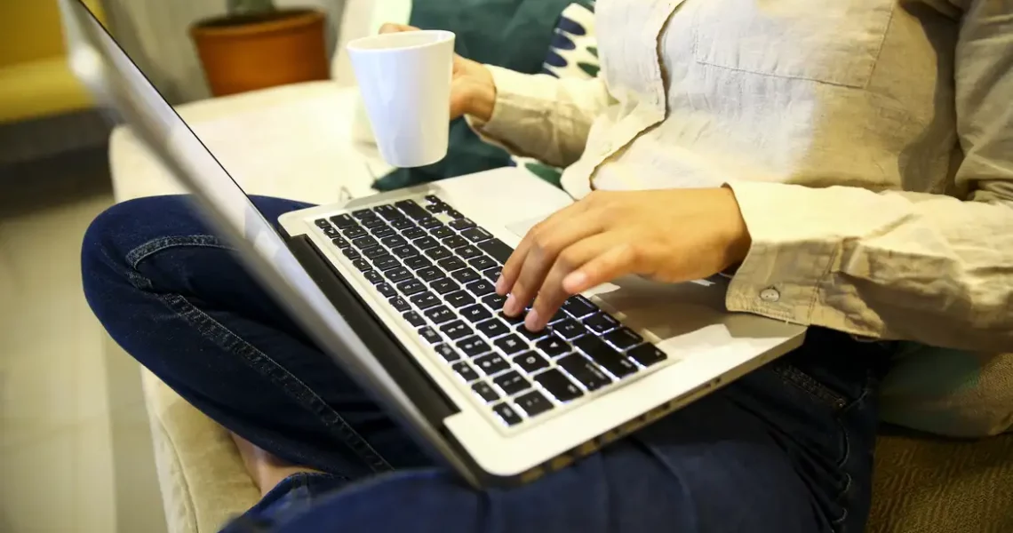 Sete em cada dez brasileiros temem comprar remédios pela internet