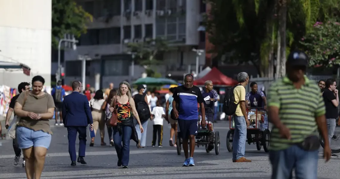 Crescimento populacional caiu para 0,37% em 2026, estima IBGE