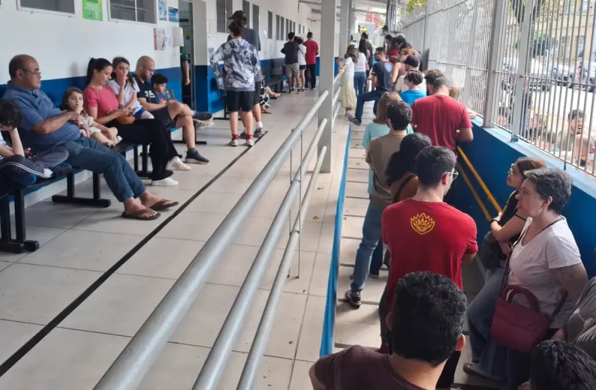 Paulistanos enfrentam filas para tomar vacina contra sarampo