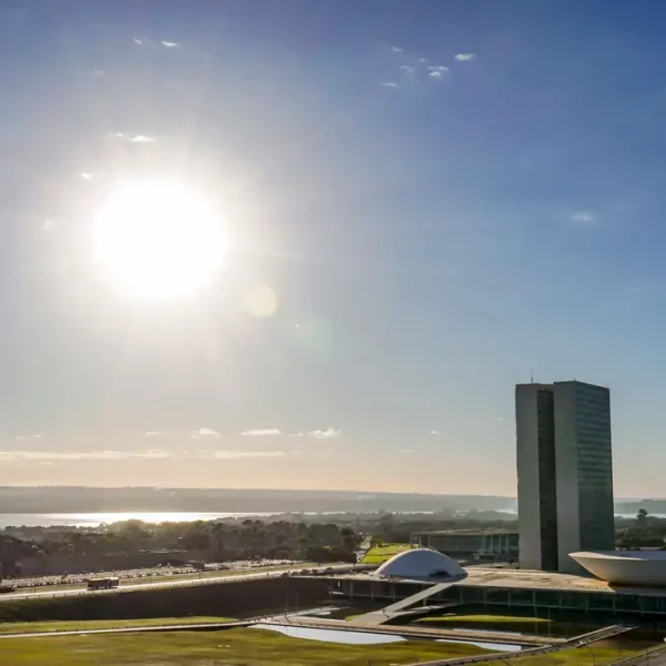 Congresso vota nesta semana fim da escala 6×1 e “taxa das blusinhas”