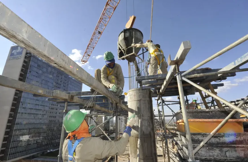 Brasil cria 165,8 mil postos de trabalho em agosto, aponta Caged