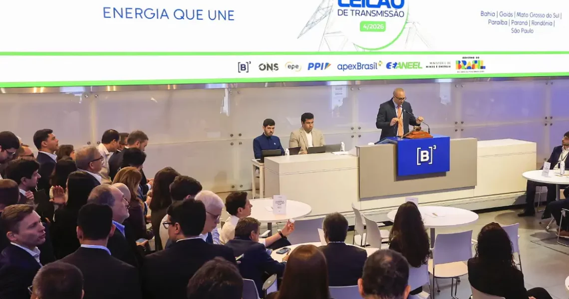 Com muita disputa, Aneel leiloou oito lotes de transmissão de energia