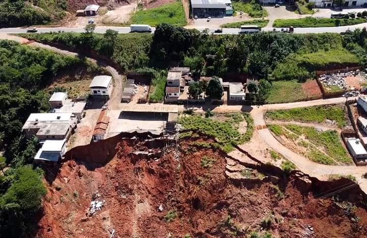 Interdição na BR-262, em Abre Campo, pode fazer trajeto até BH durar 6h