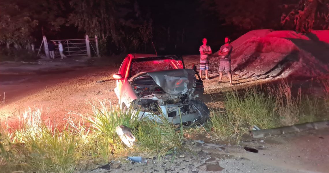 Colisão entre veículos na MG 482 no km 253