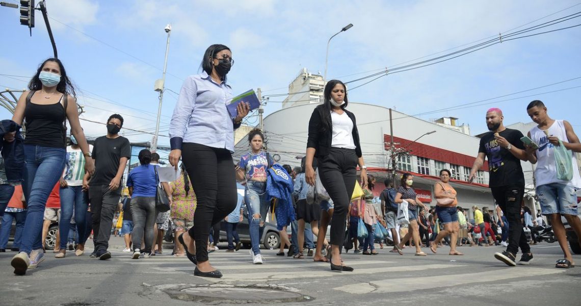 Covid-19: Brasil registrou 640 mortes e 179,8 mil casos no sábado