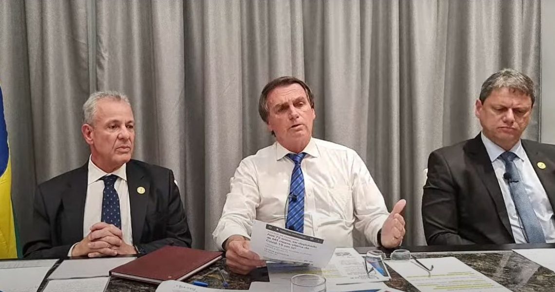 Presidente negocia PEC para zerar impostos sobre combustíveis