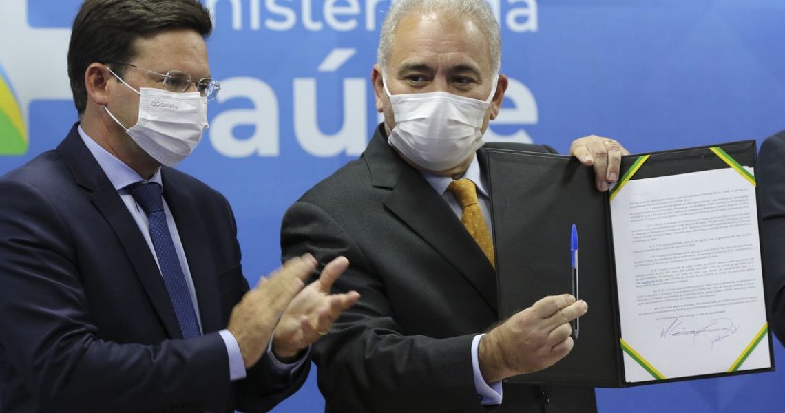 Ministro da Saúde assina portaria de apoio a municípios em emergência