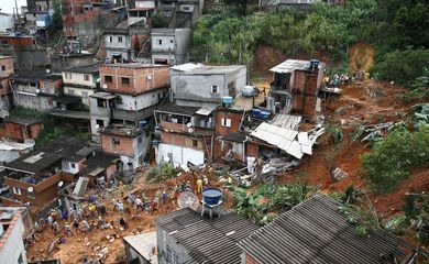 Chuvas: sobe para 15 número de corpos encontrados em Franco da Rocha