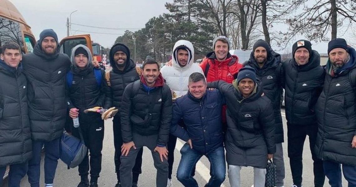Jogadores conseguem deixar a Ucrânia e trio está de volta ao Brasil